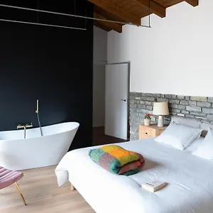 Kh Lezama Suites, Breakfast & Laundry Habitación en casa particular Lezama (Biscay)